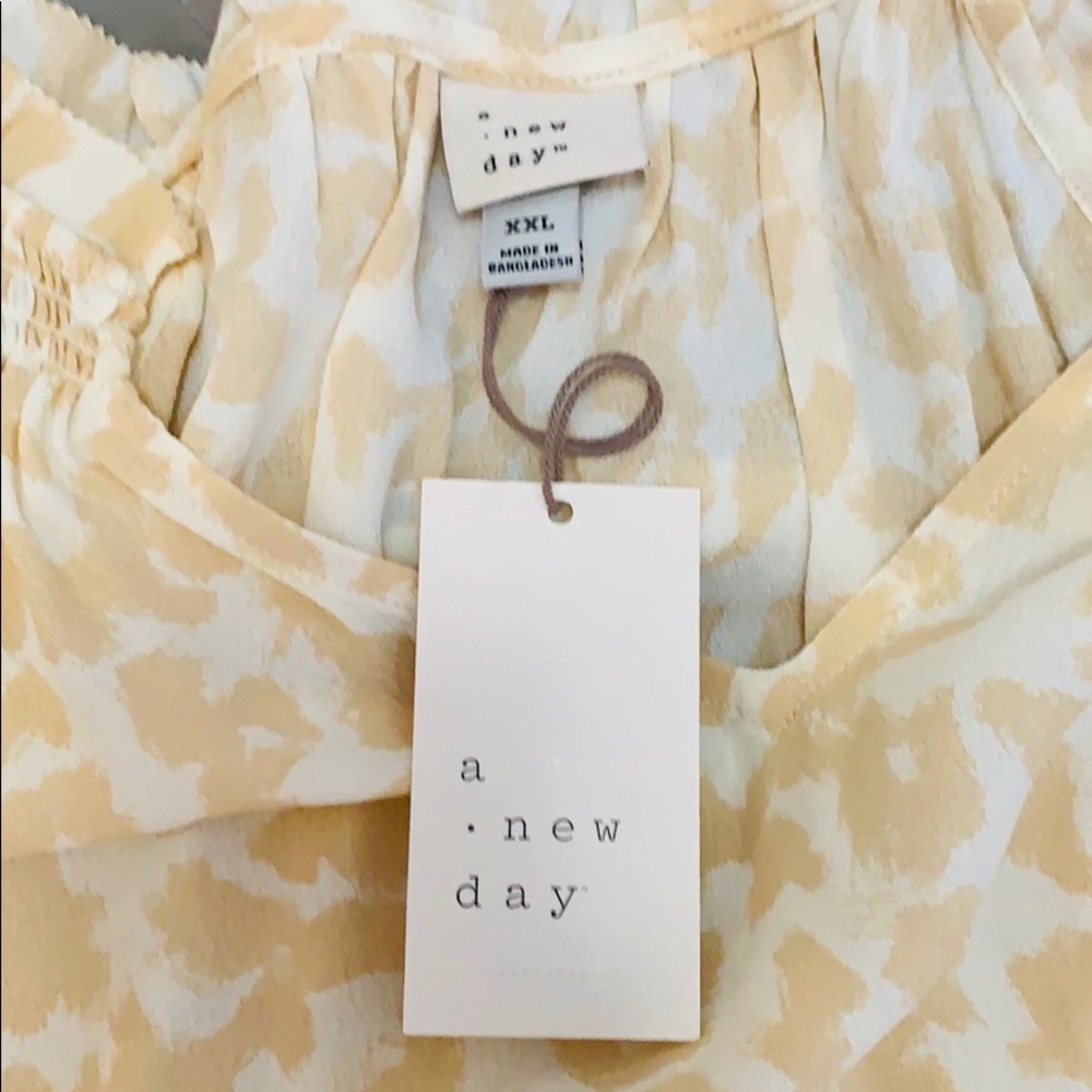 NEW! A New Day Cream Leopard Print Top - Picture 4 of 5